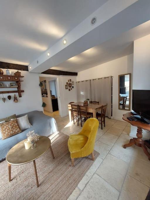 Chez Laurette - Charming Apartment In Historic Village Near Versailles 마를리 르 루아 외부 사진